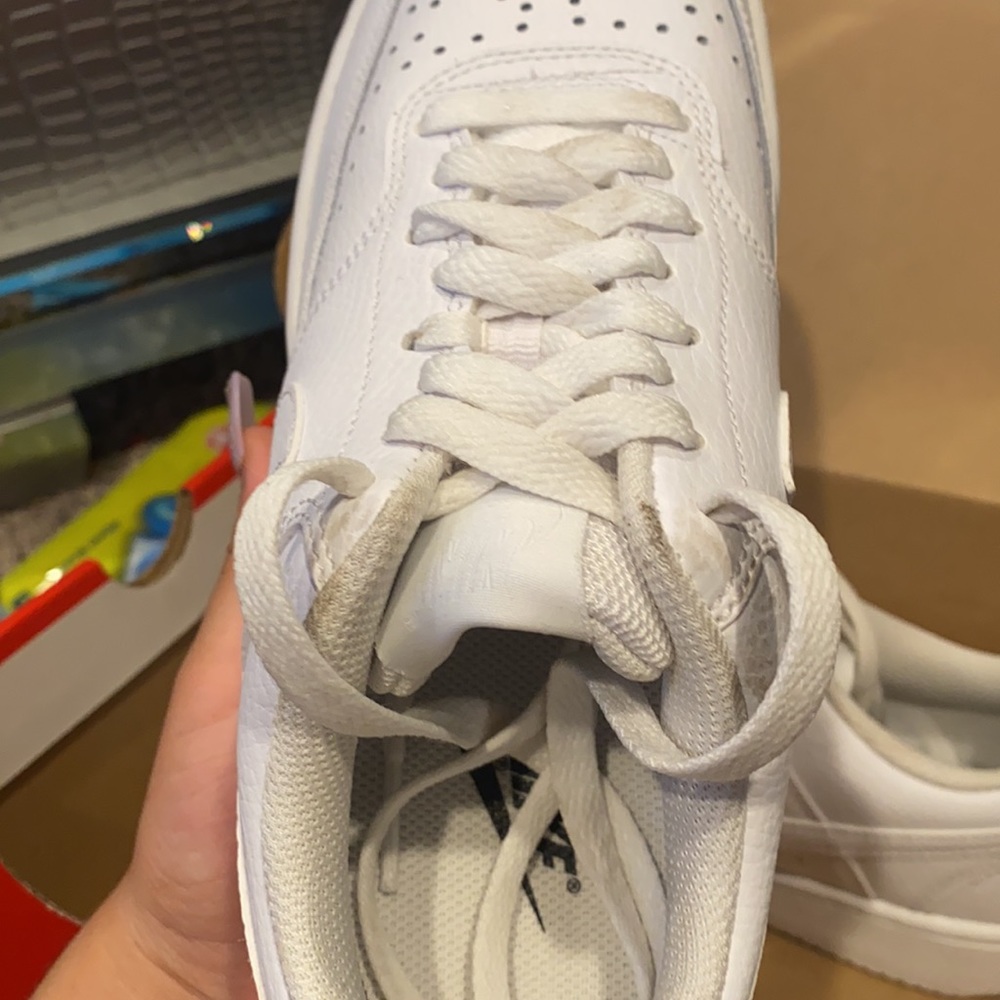 Nikes - Picture 5 of 8
